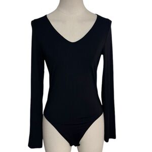House of Harlow 1960 Black Long Sleeve Bodysuit Size M V Scoop Neck Party Date‎